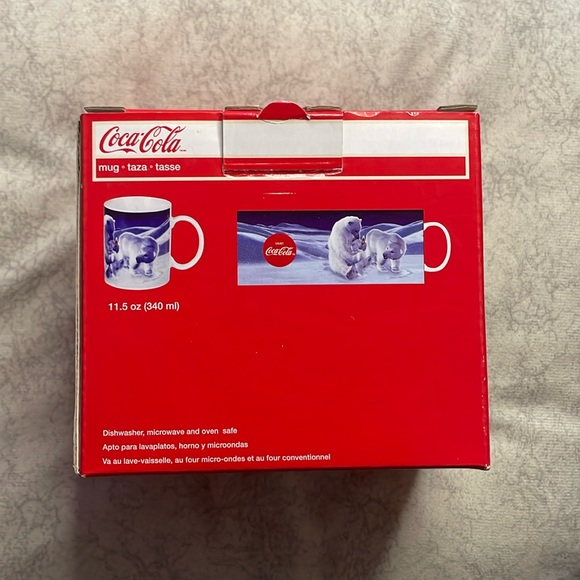 Coca-Cola Polar Bear with Baby 11.5oz Mug 2011 - Picture 3 of 4